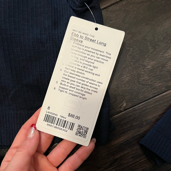 lululemon top - Picture 3 of 4